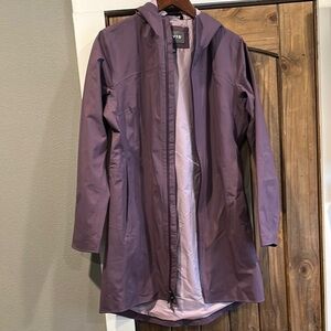 Orvis Women’s Pack and Go Light Weight Rain Jacket